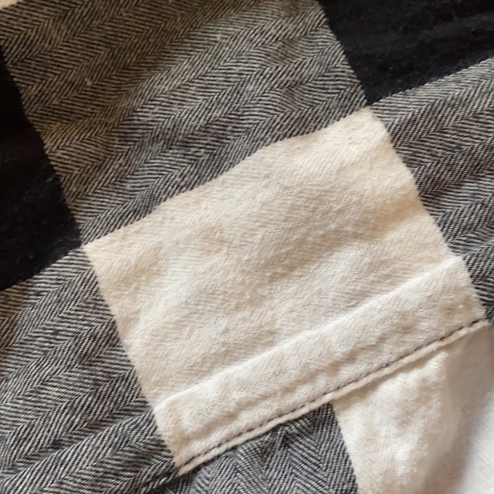 Forever 21 black and white plaid button down shirt - Picture 15 of 15